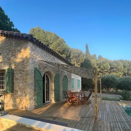 Vakantiehuis Mas La Pinede - Domaine Le Caylus *